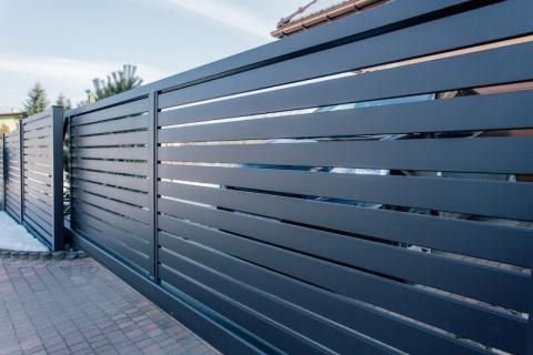 Top Tips to Choose the Right Polish Metal Fencing for Your Property