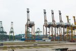 Industrial Dock Equipment Guide for Modern Distribution Centers