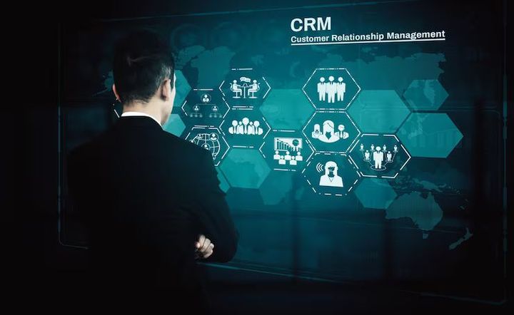 How CRM Systems Work in Large Organizations: Process, Methods & Explanation