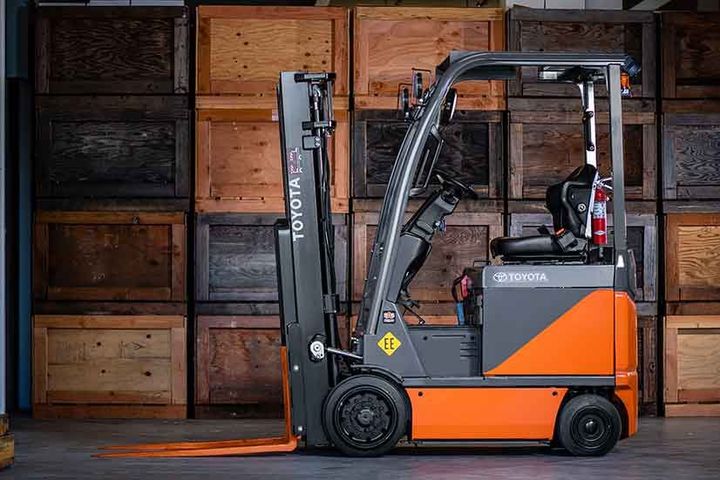 Electric Forklifts Explained: Basics, Insights, and Helpful Guide